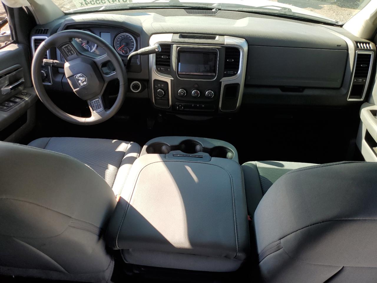 3C63RRHLXJG401033 2018 Ram 3500 Slt