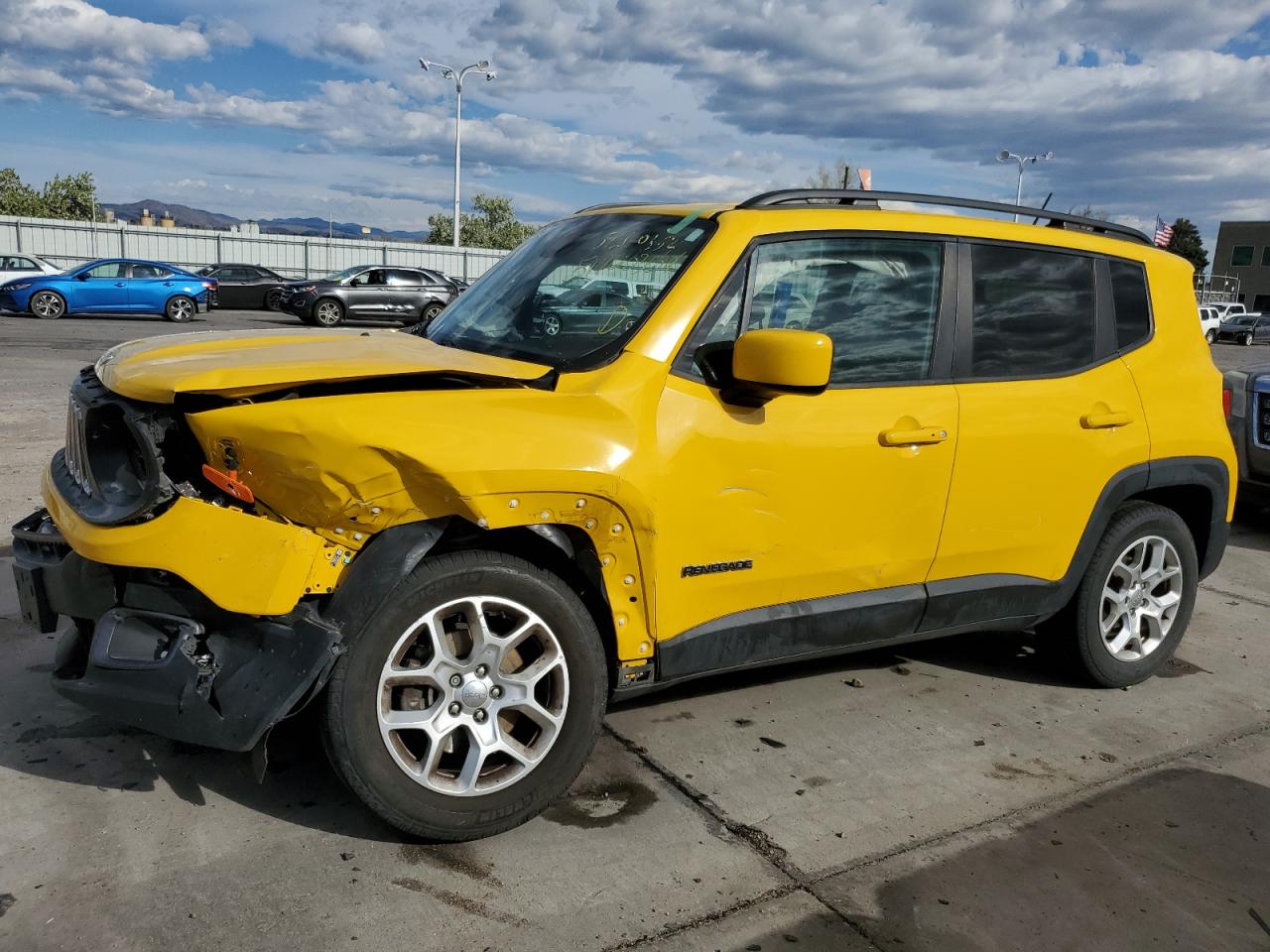 2016 Jeep Renegade Latitude vin: ZACCJBBT2GPE14138