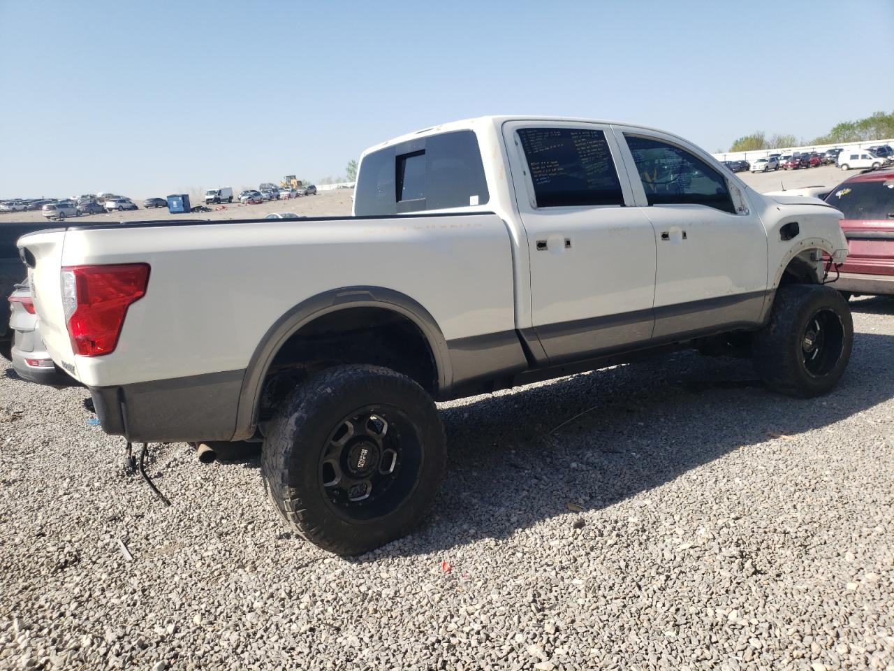 1N6AA1F48JN514049 2018 Nissan Titan Xd Sl