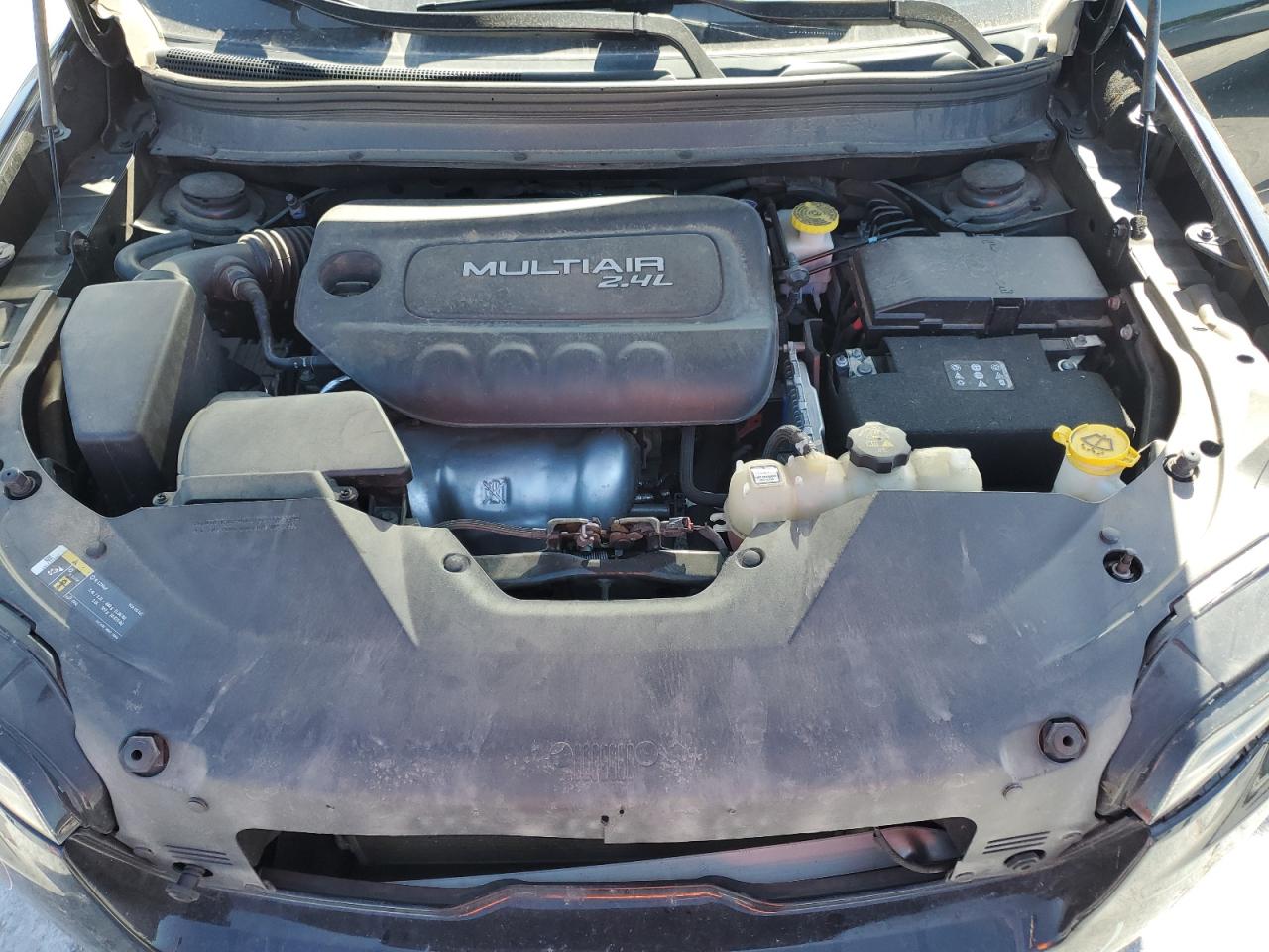 1C4PJLCB3KD114337 2019 Jeep Cherokee Latitude