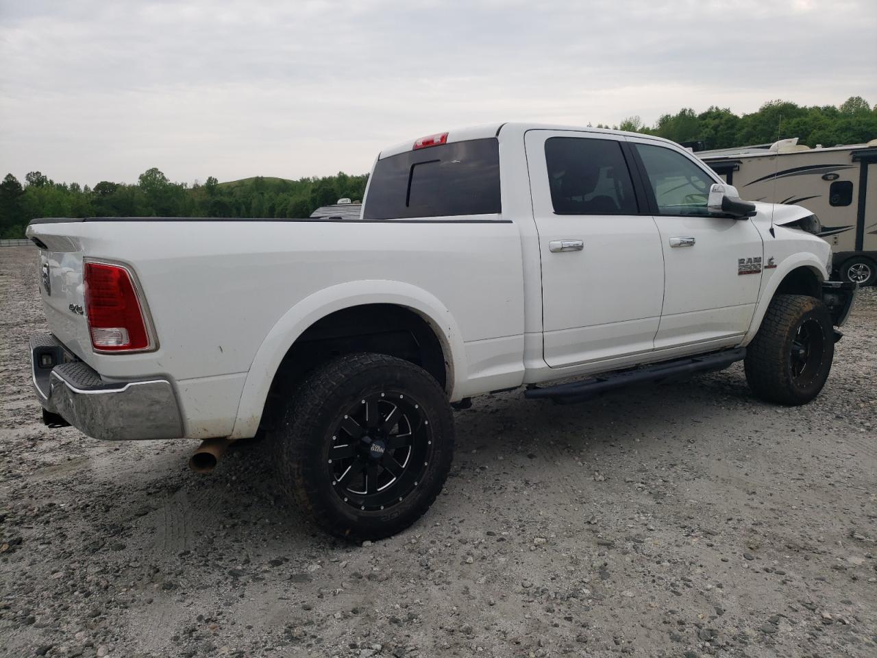 2018 Ram 2500 Laramie vin: 3C6UR5FL4JG345574