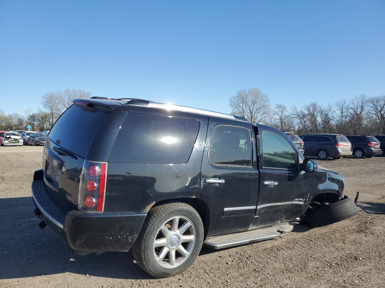 1GKS2EEF8BR124937 2011 GMC Yukon Denali