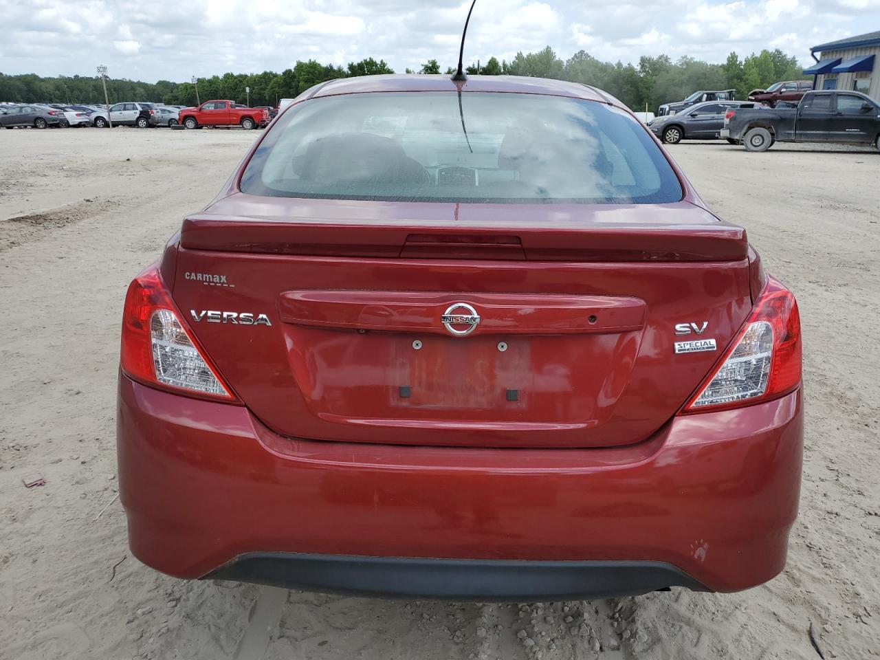 3N1CN7APXJL829247 2018 Nissan Versa S