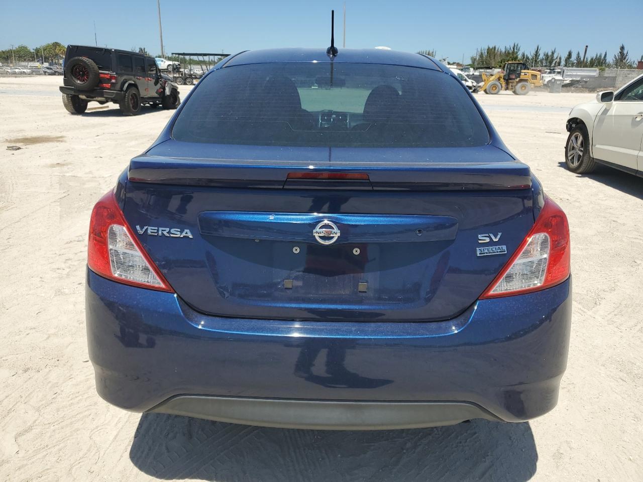 3N1CN7AP8JL868614 2018 Nissan Versa S