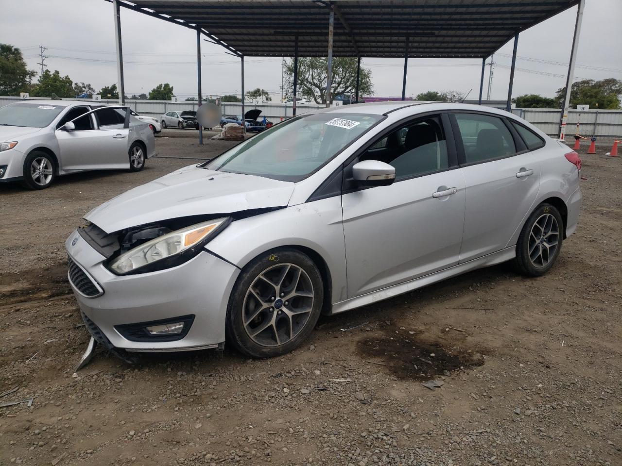 2016 Ford Focus Se vin: 1FADP3F29GL384124