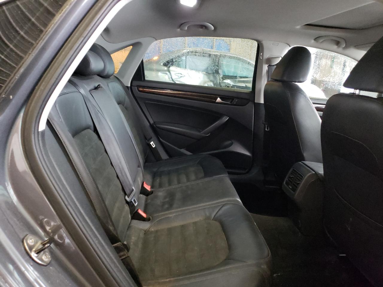 1VWCN7A35EC088143 2014 Volkswagen Passat Sel