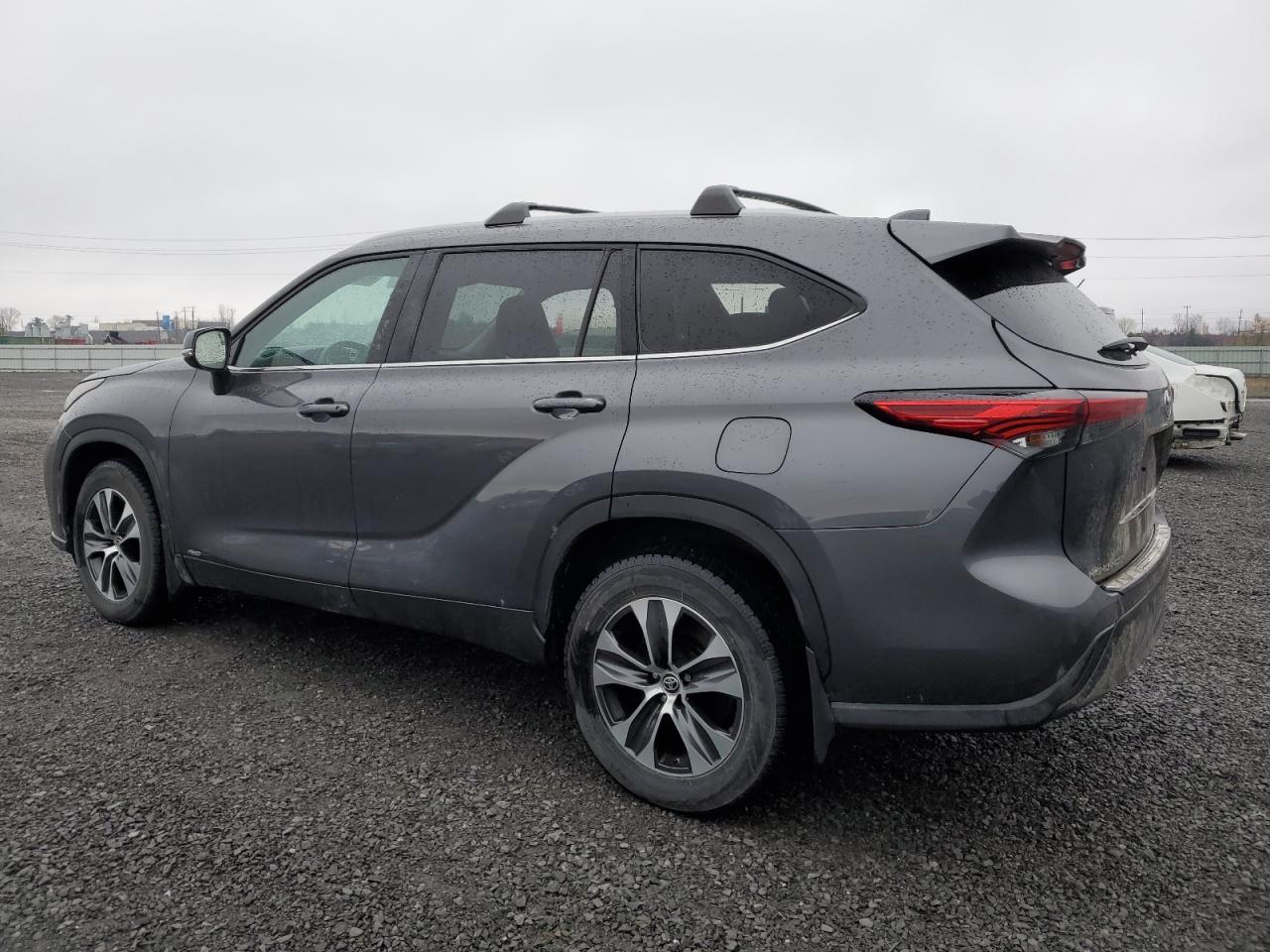 5TDGBRCH9NS560246 2022 Toyota Highlander Hybrid Xle