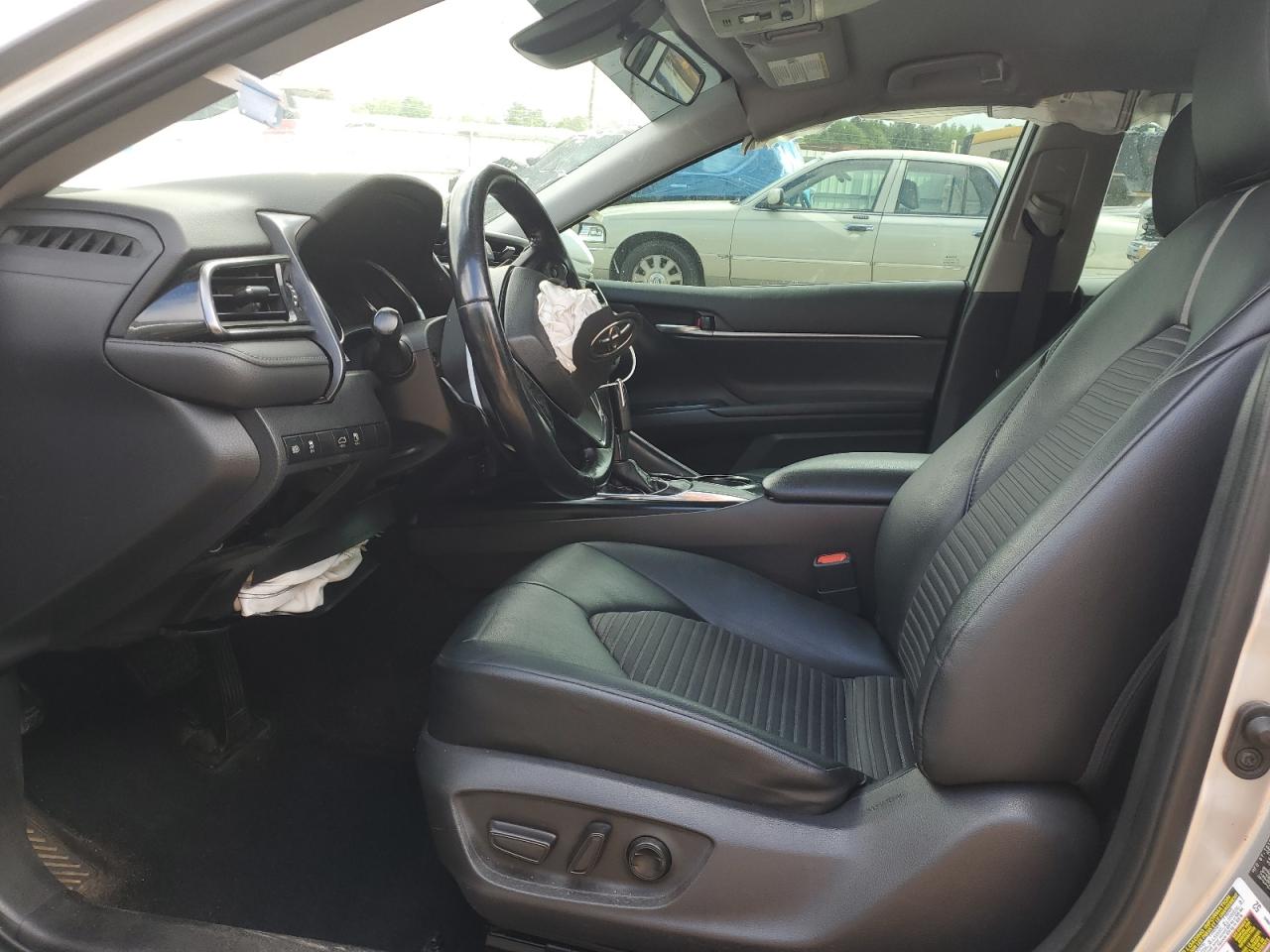 4T1B11HKXKU185036 2019 Toyota Camry L