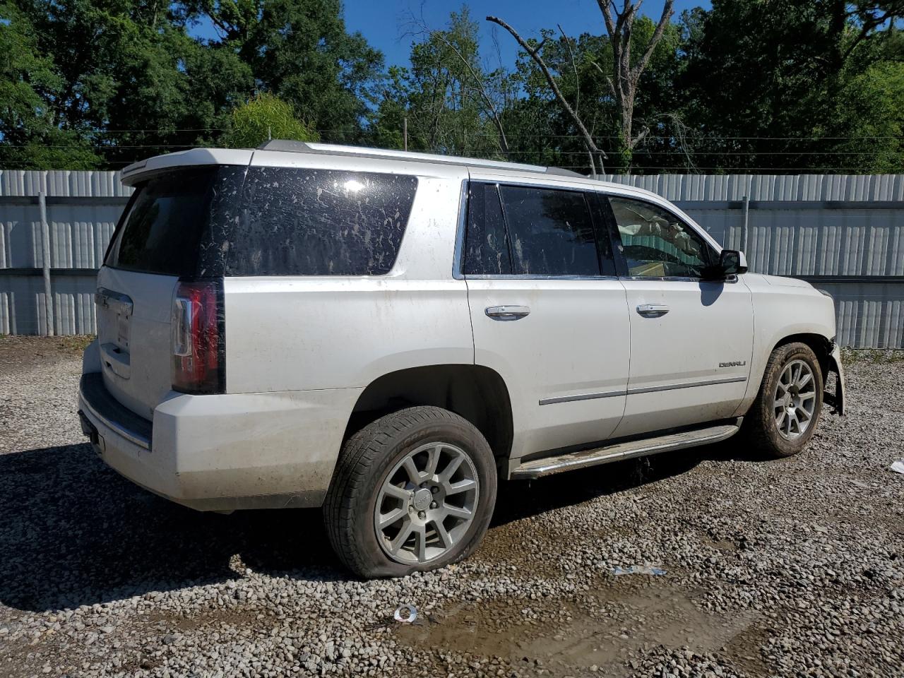 2017 GMC Yukon Denali vin: 1GKS1CKJ9HR308552