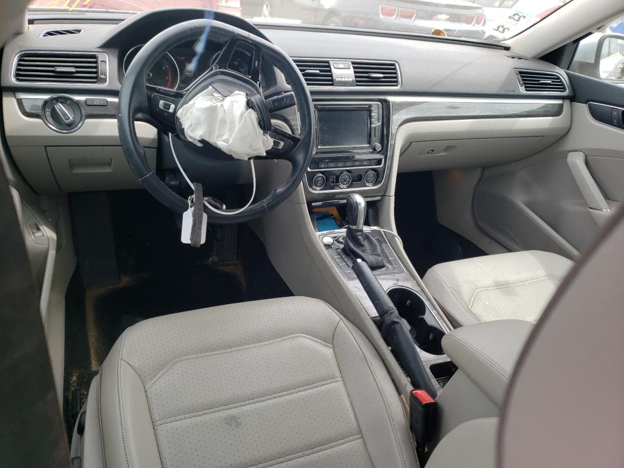 1VWBA7A34JC031966 2018 Volkswagen Passat Se