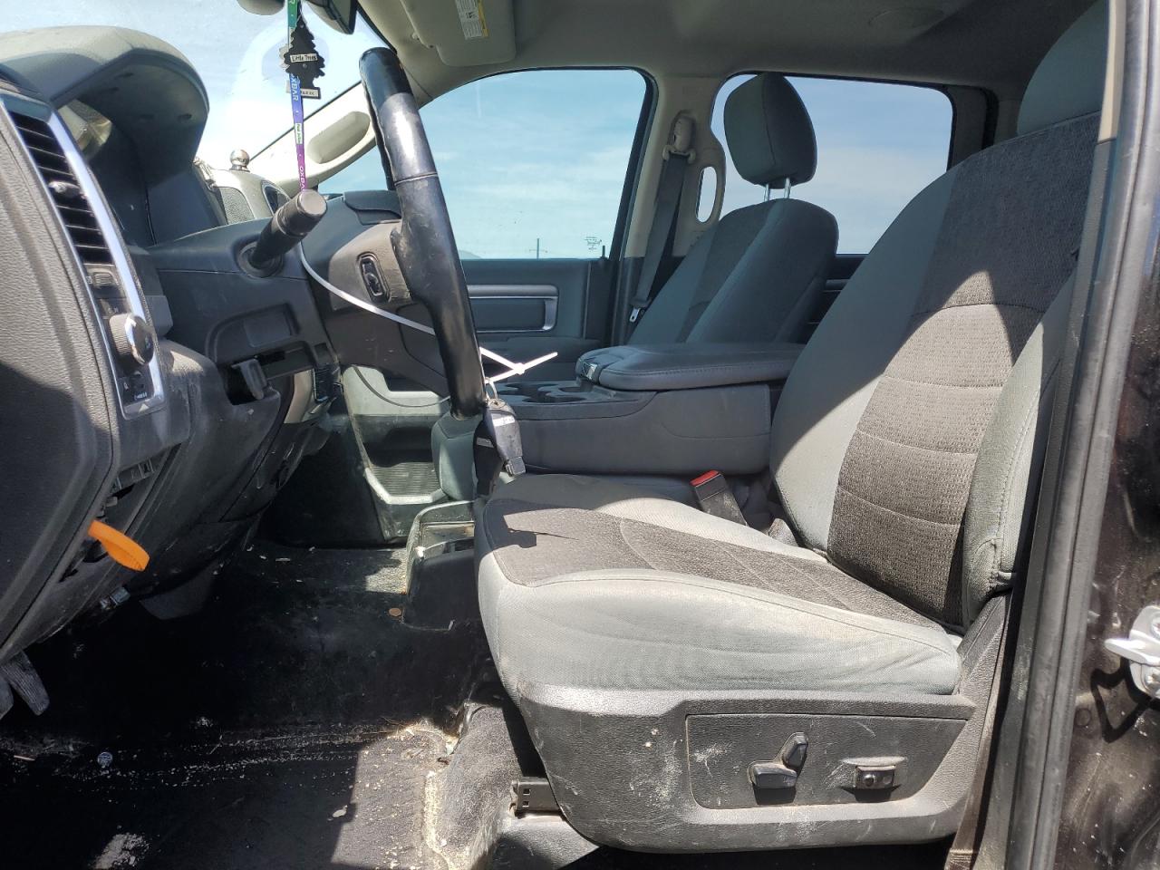 1C6RR7LM7HS872364 2017 Ram 1500 Slt