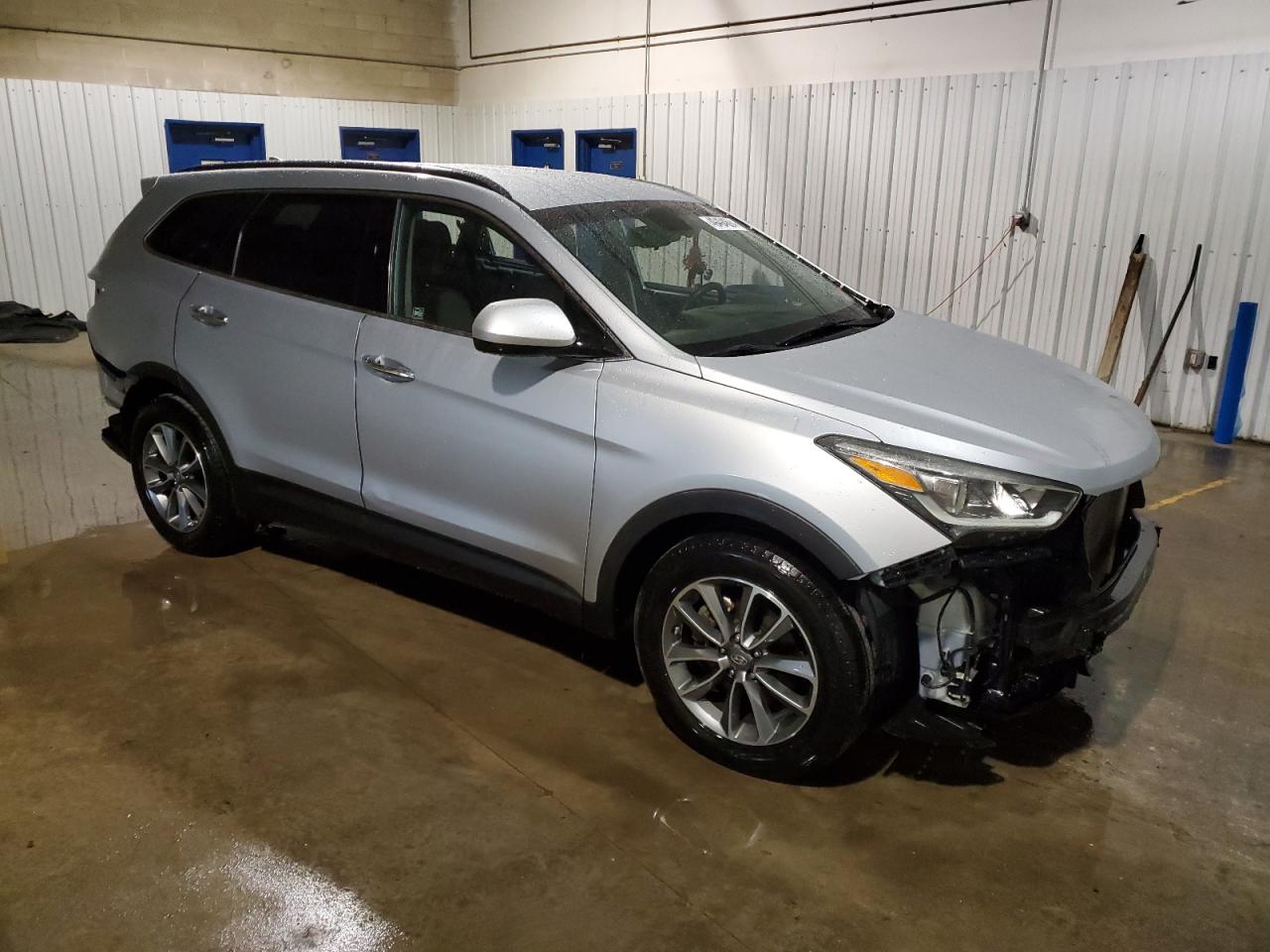 2017 Hyundai Santa Fe Se vin: KM8SMDHF3HU171919