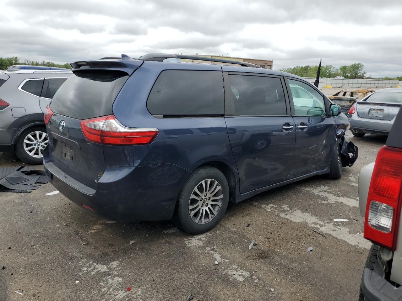 2020 Toyota Sienna Xle vin: 5TDYZ3DC4LS026455