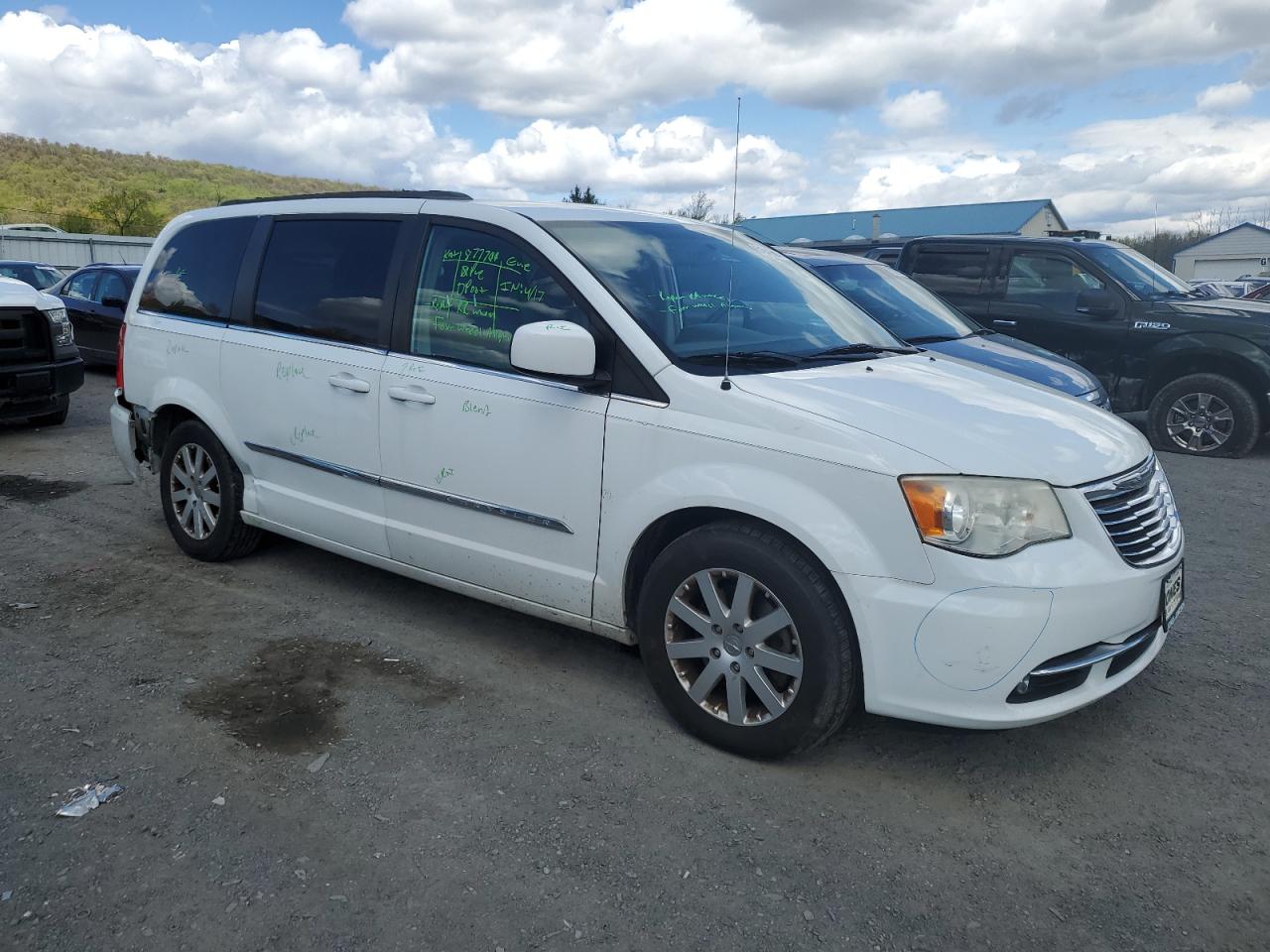 2C4RC1BG3ER218557 2014 Chrysler Town & Country Touring