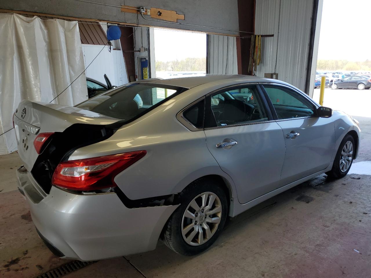 1N4AL3AP2GN365596 2016 Nissan Altima 2.5