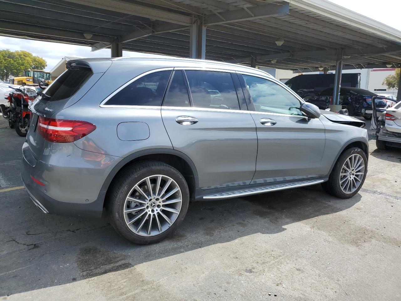 WDC0G4KB8JF358456 2018 Mercedes-Benz Glc 300 4Matic