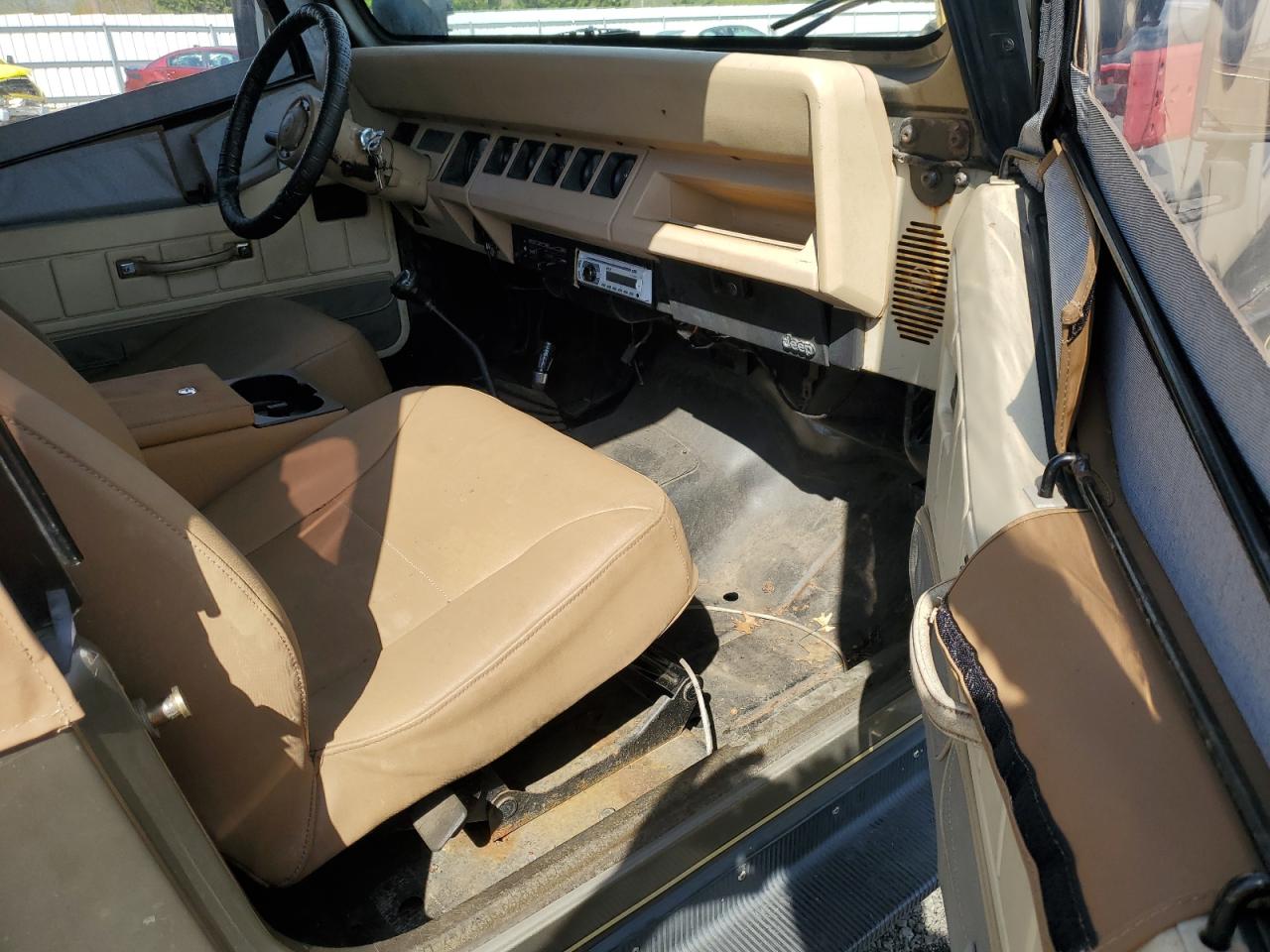 2J4FY49TXLJ524265 1990 Jeep Wrangler / Yj Sahara