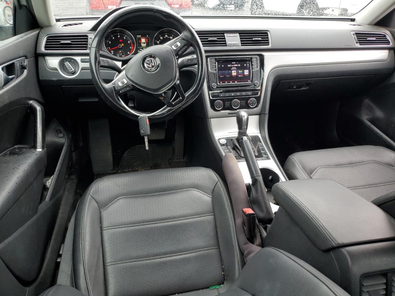 1VWLA7A38KC001570 2019 Volkswagen Passat Wolfsburg