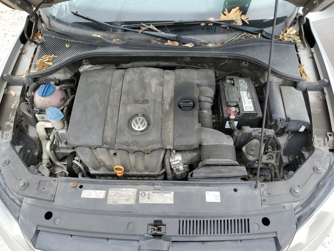 1VWBH7A33CC073821 2012 Volkswagen Passat Se