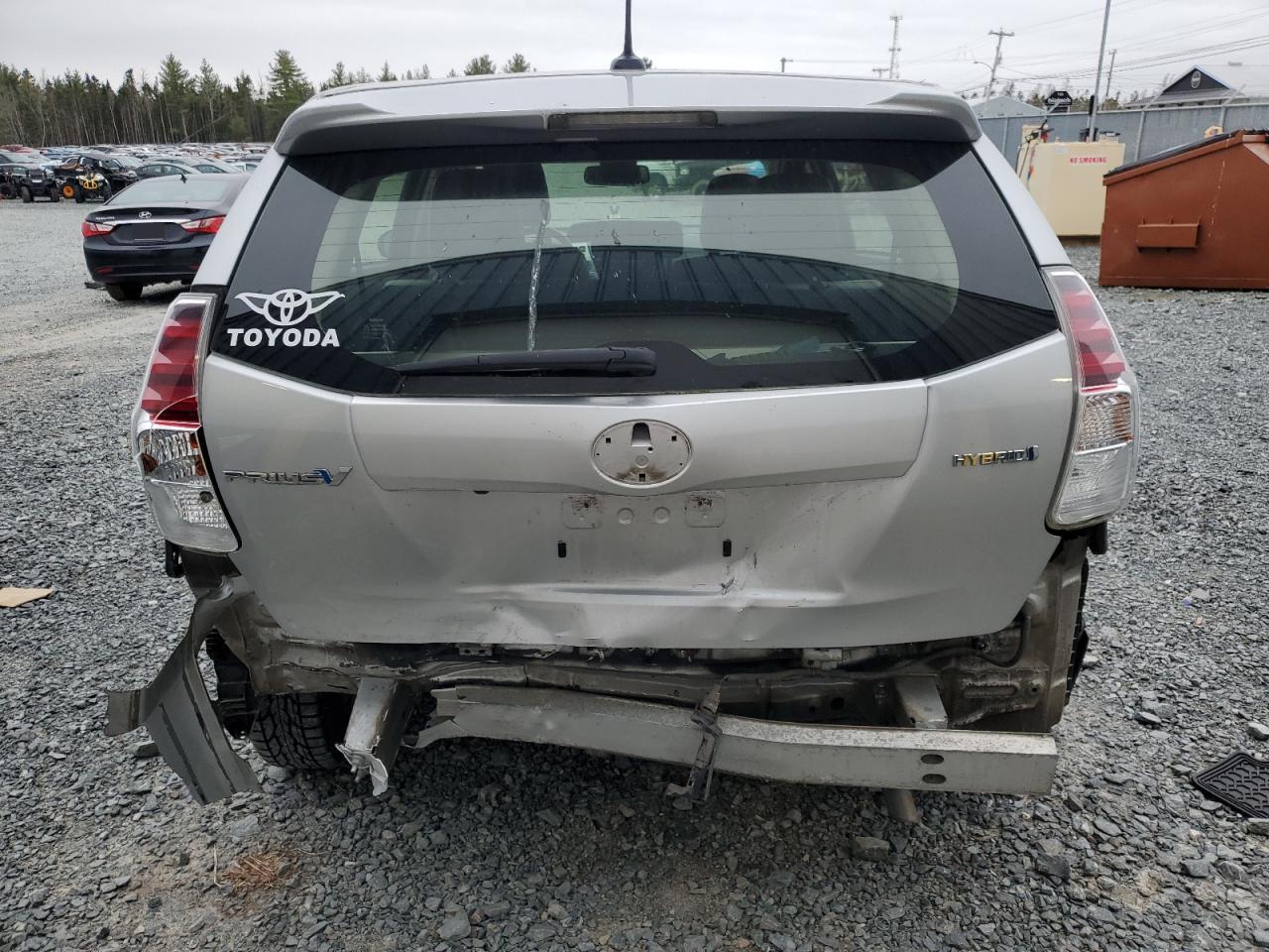 JTDZN3EU8JJ074736 2018 Toyota Prius V