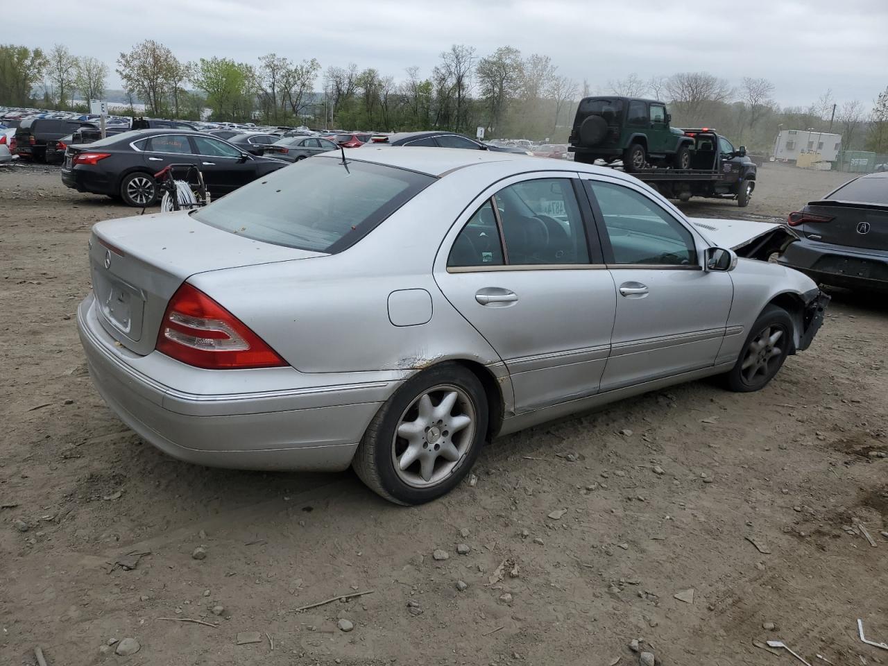 WDBRF61J22F280163 2002 Mercedes-Benz C 240