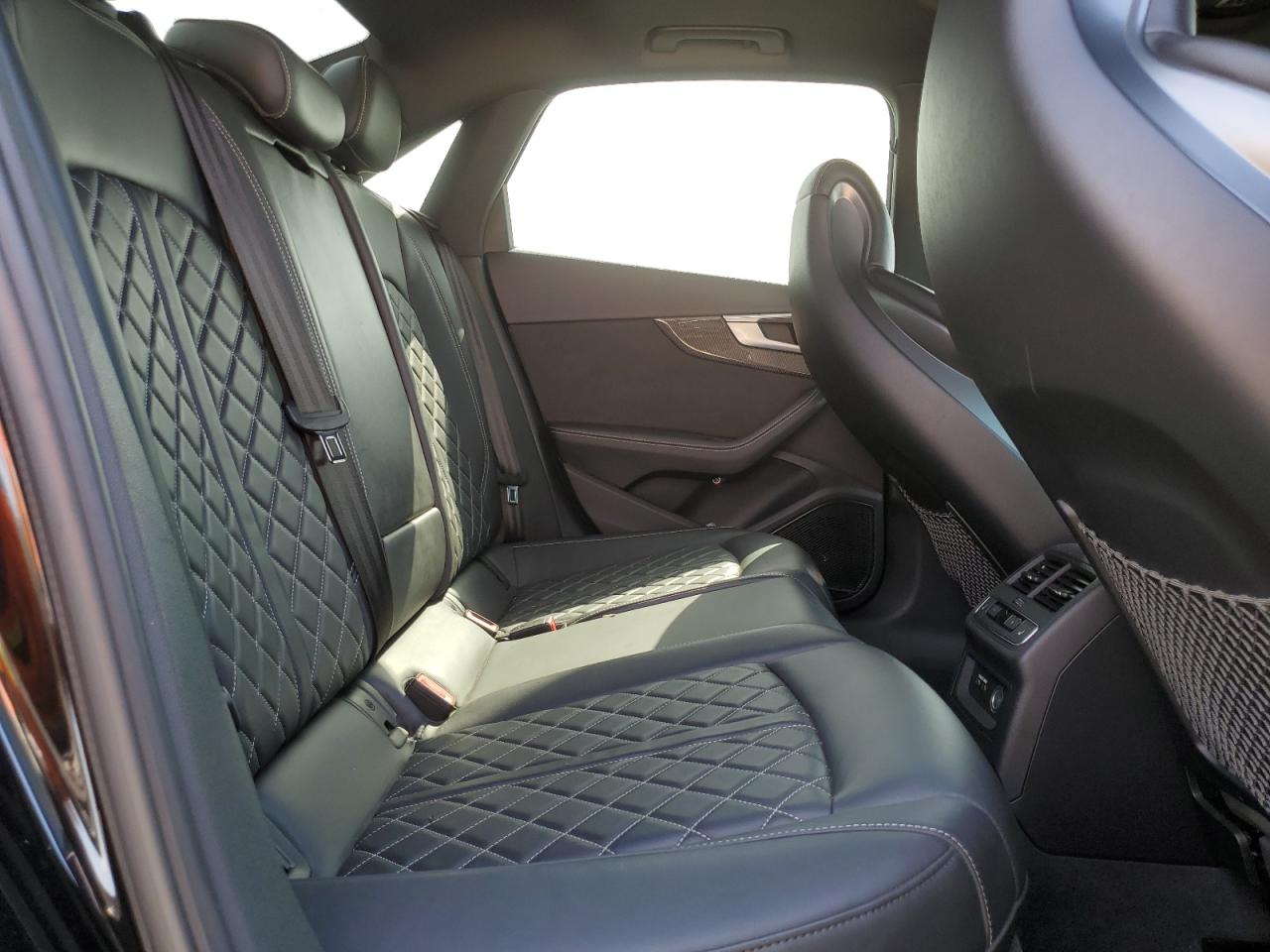 WAUB4AF40KA108996 2019 Audi S4 Premium Plus