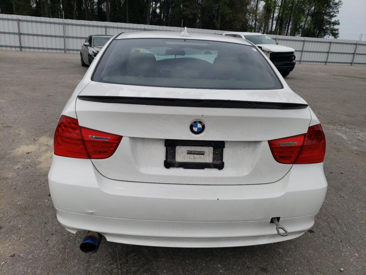 WBAPH77559NL81553 2009 BMW 328 I