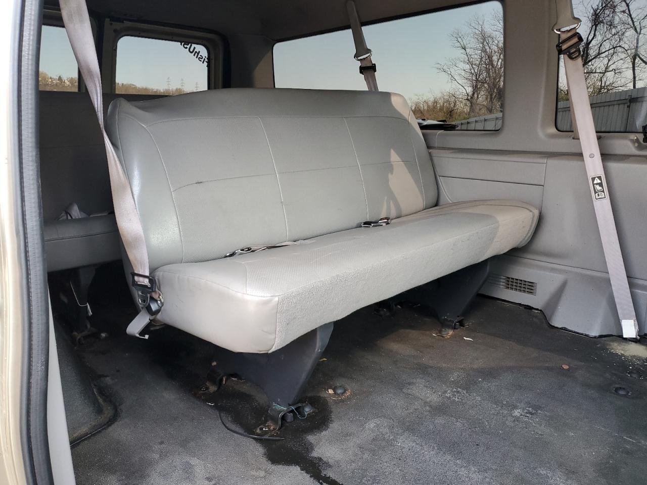 1FMNE31F3YHB31895 2000 Ford Econoline E350 Super Duty Wagon