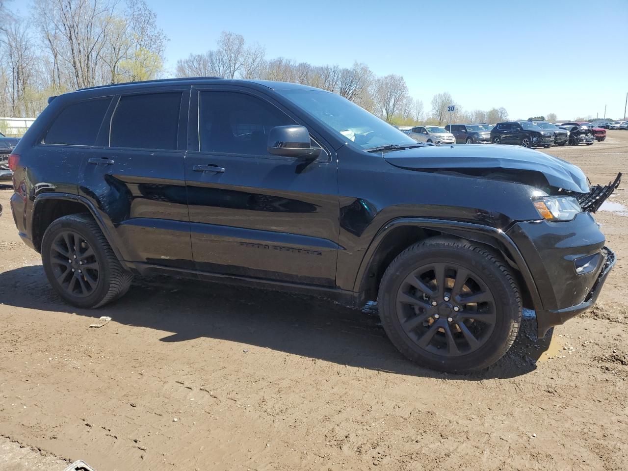 1C4RJFAG8JC465001 2018 Jeep Grand Cherokee Laredo