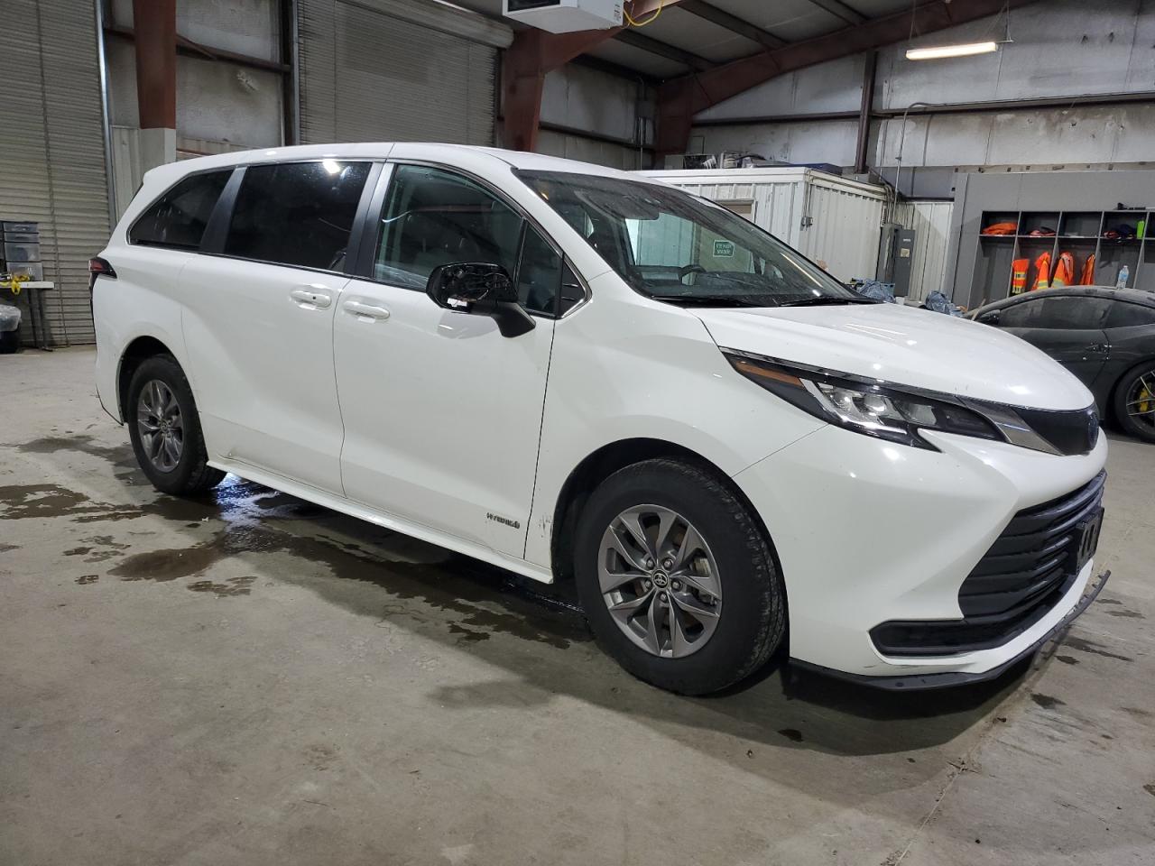 5TDKSKFC1MS020177 2021 Toyota Sienna Le