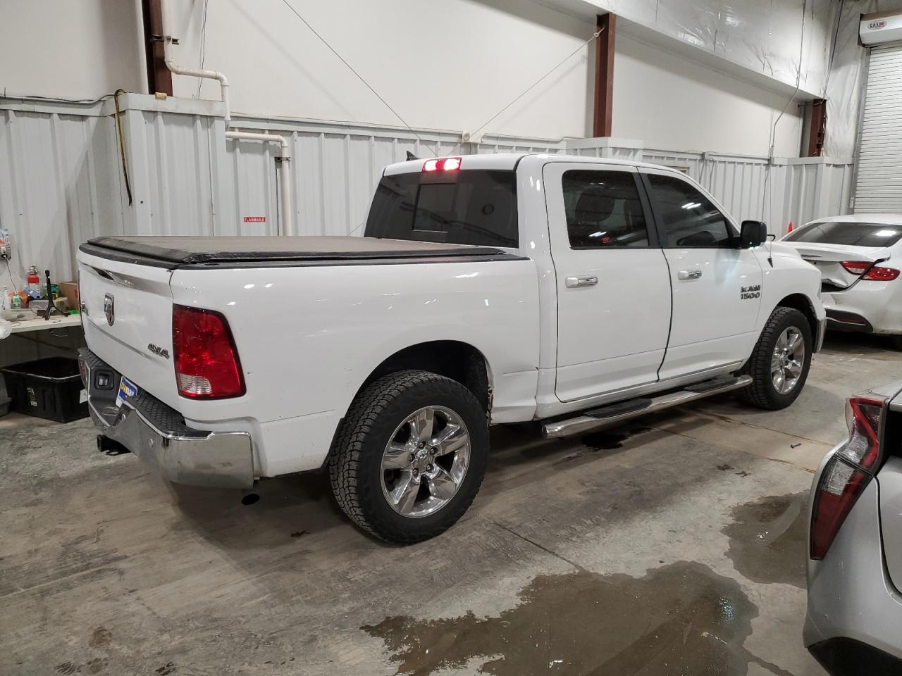 1C6RR7LG2JS167679 2018 Ram 1500 Slt