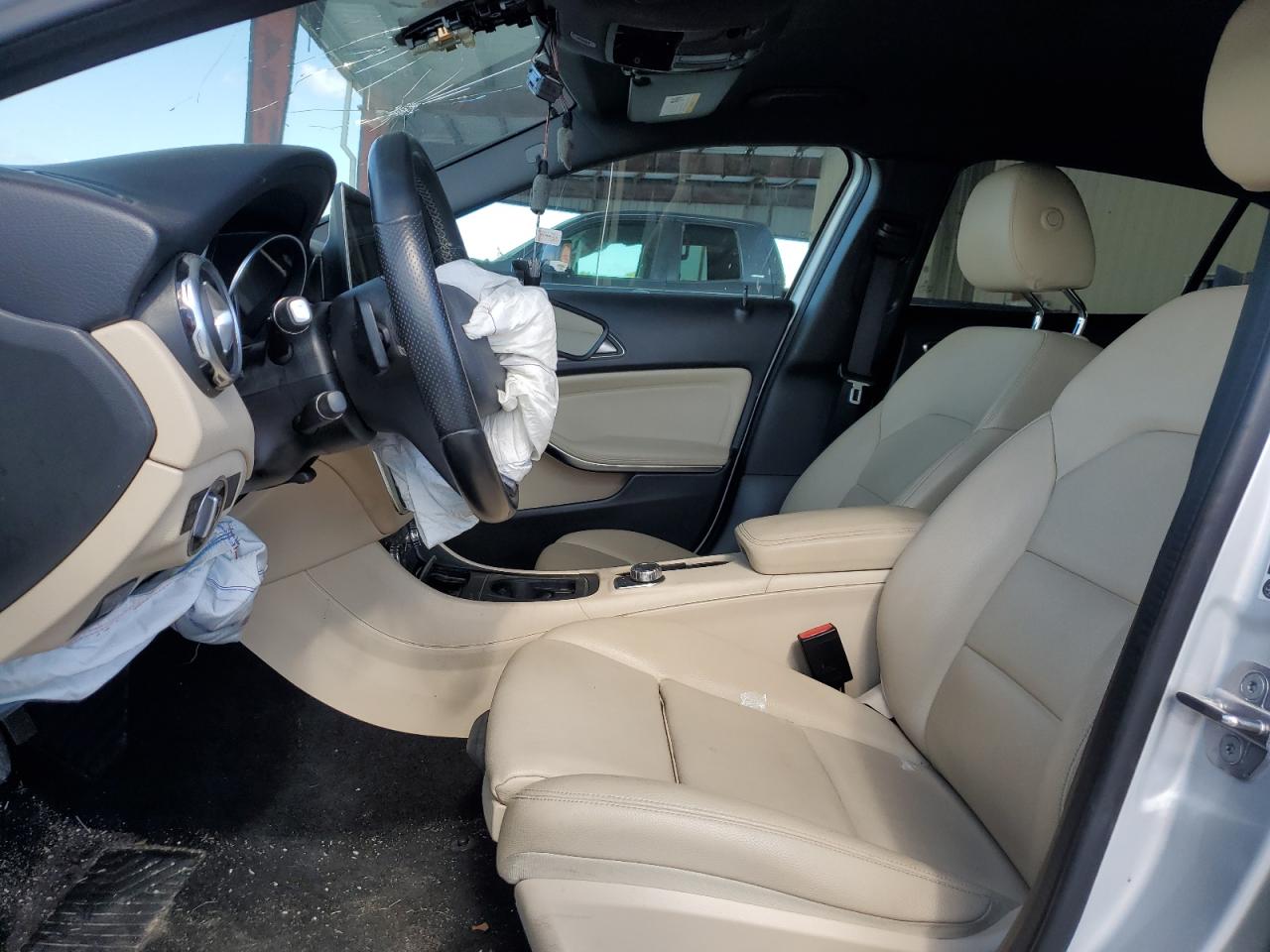 W1NTG4EBXLU040683 2020 Mercedes-Benz Gla 250