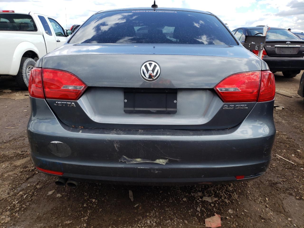 3VWLX7AJ9BM367002 2011 Volkswagen Jetta Sel