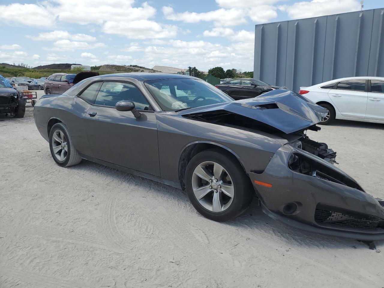 2C3CDZAG9KH669002 2019 Dodge Challenger Sxt