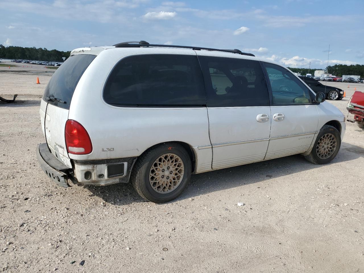 1C4GP64L1WB661812 1998 Chrysler Town & Country Lxi