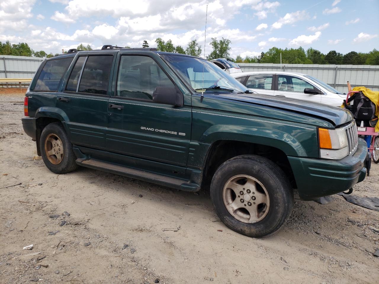 1J4GZ48YXWC267427 1998 Jeep Grand Cherokee Laredo