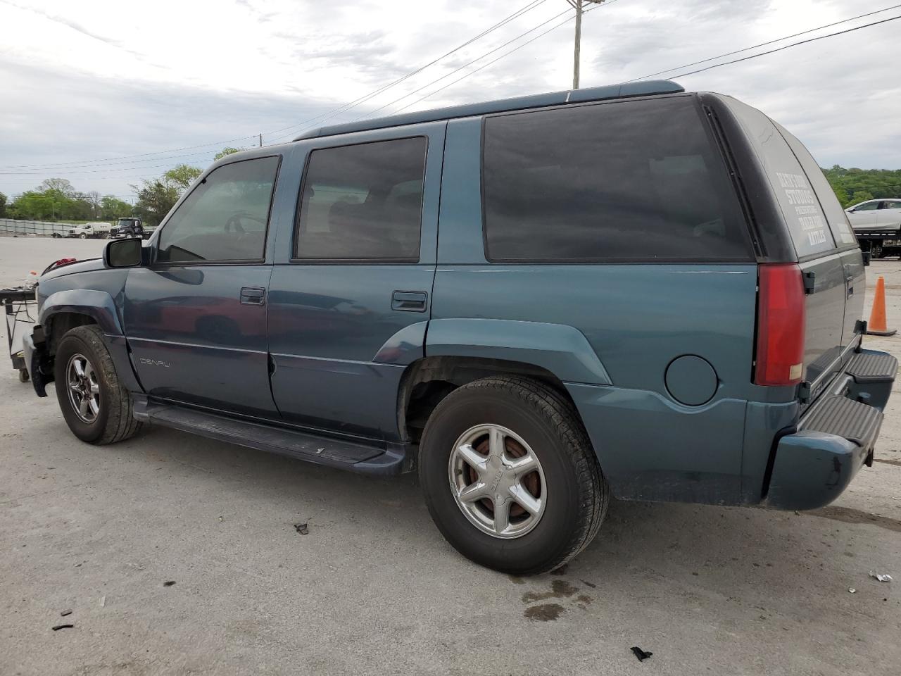 1GKEK13R6YR137830 2000 GMC Yukon Denali