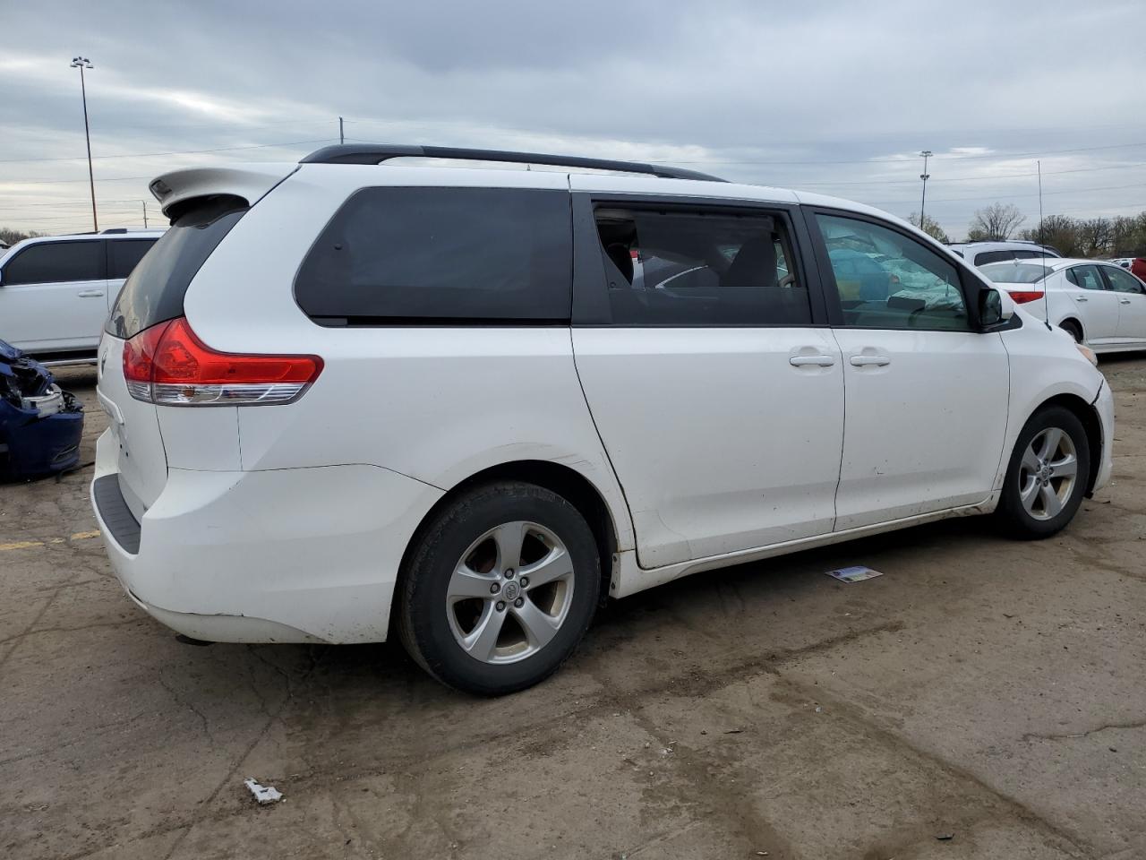 5TDKK3DC3CS177832 2012 Toyota Sienna Le