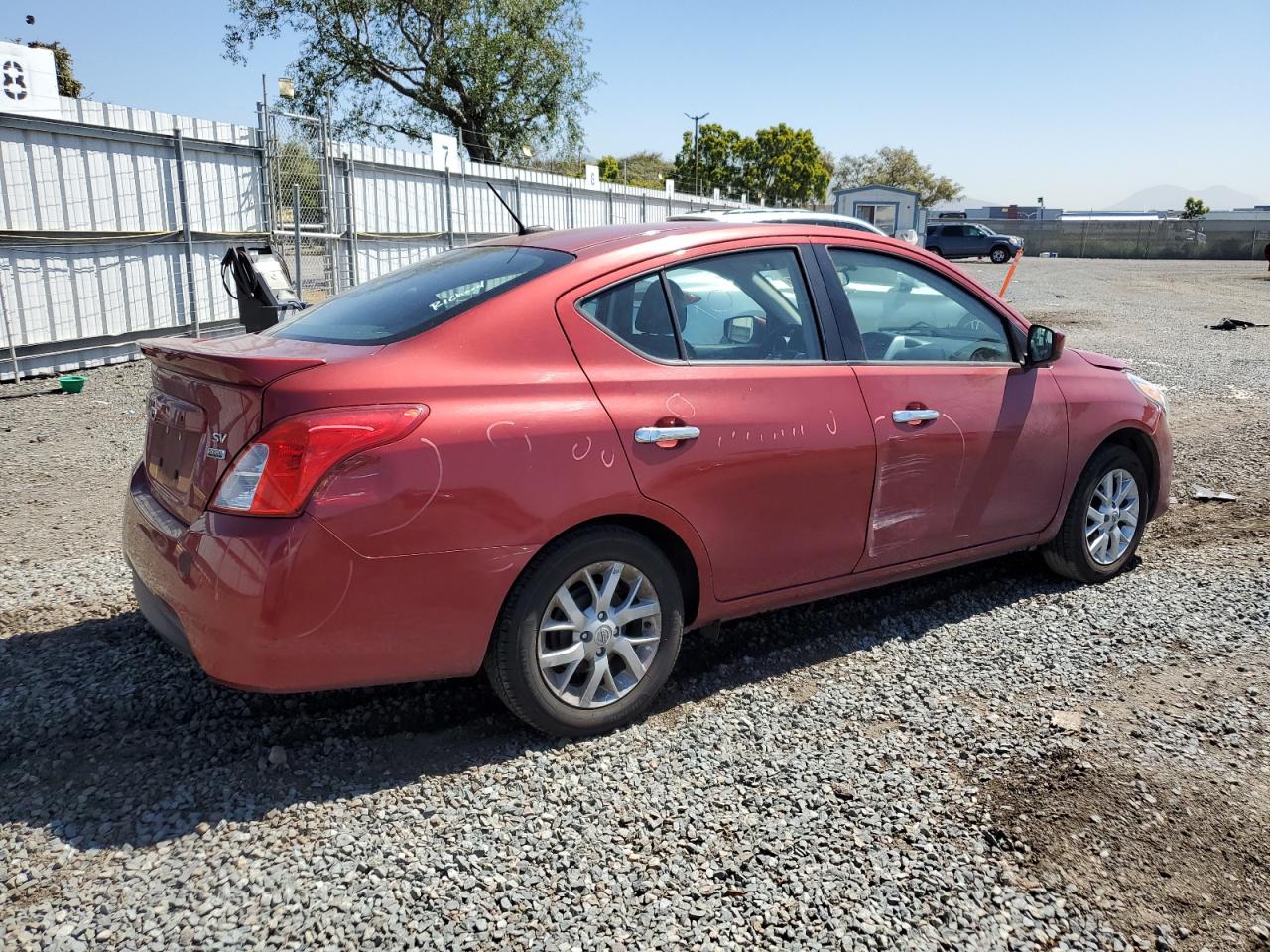 2018 Nissan Versa S vin: 3N1CN7APXJL812903