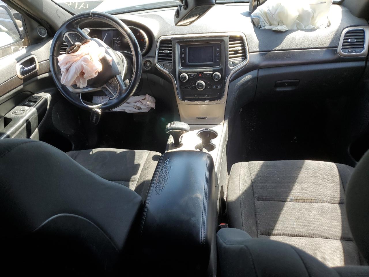 1C4RJEAG8EC364573 2014 Jeep Grand Cherokee Laredo