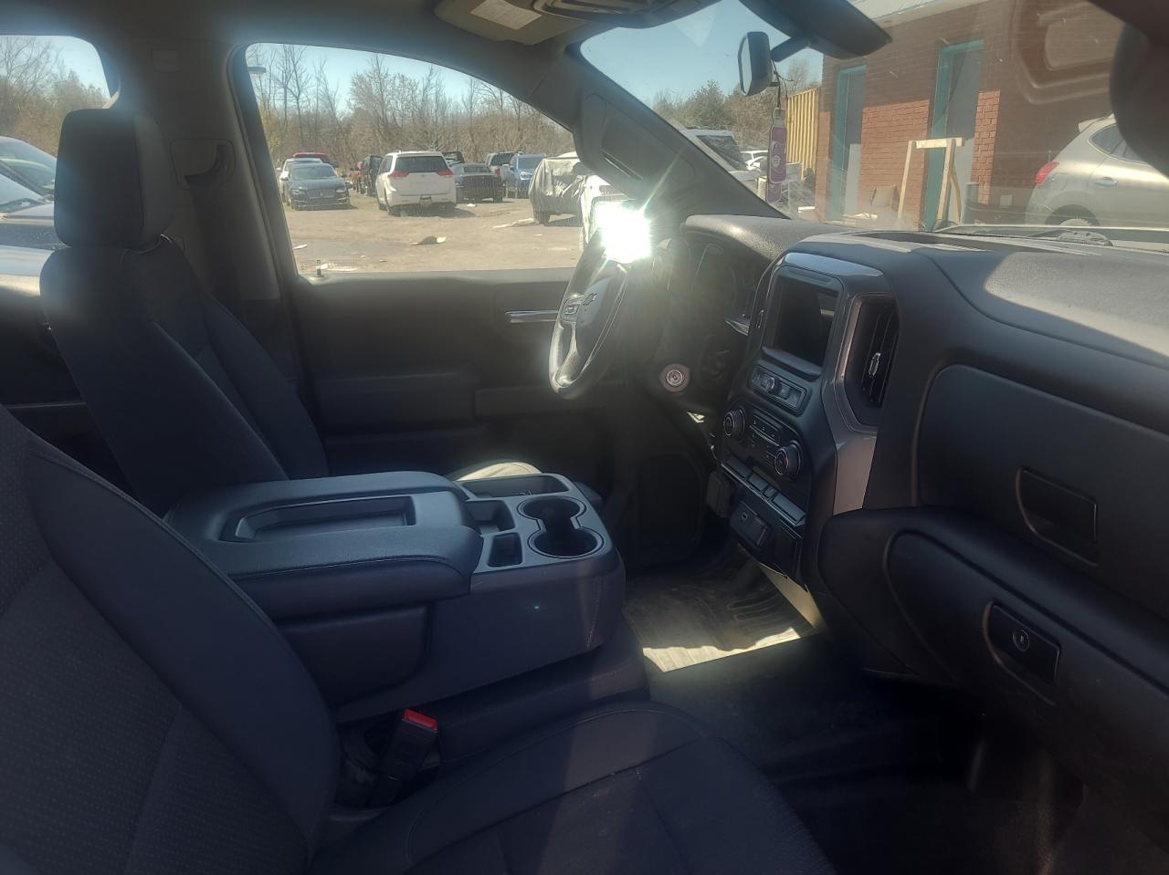 2019 Chevrolet Silverado K1500 vin: 1GCRYAEHXKZ290332