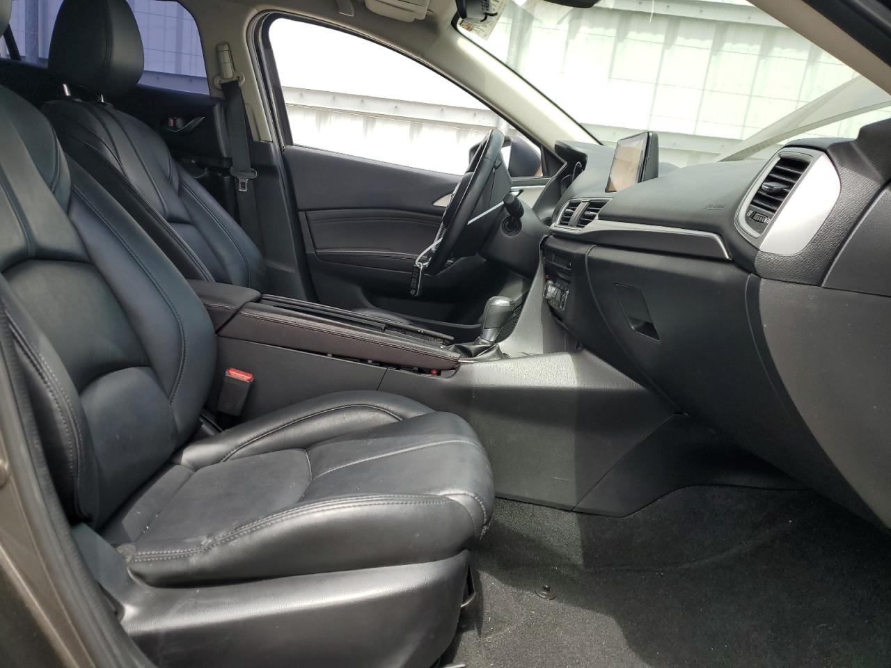 JM1BN1V74H1105832 2017 Mazda 3 Touring