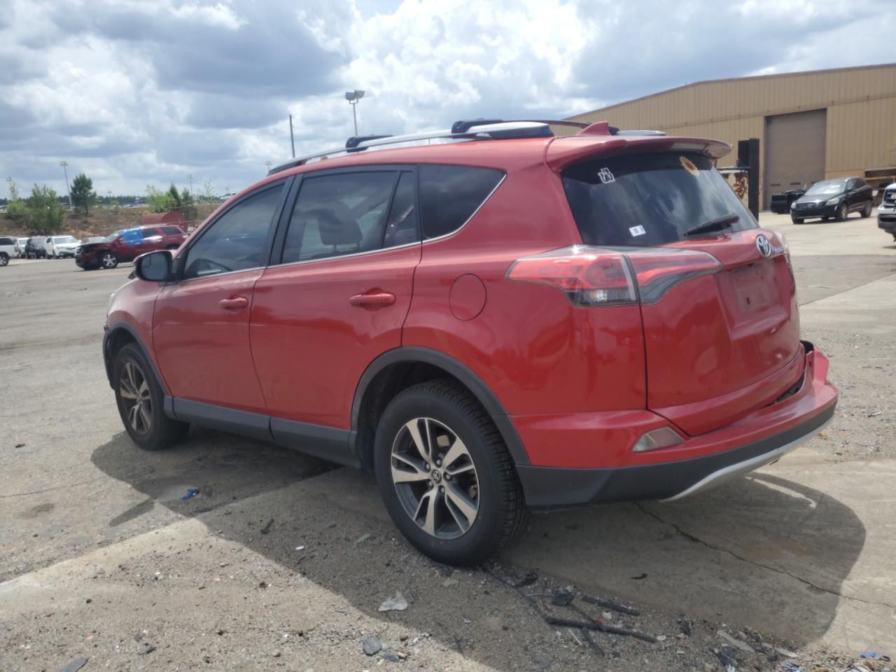 JTMWFREV3HJ121175 2017 Toyota Rav4 Xle