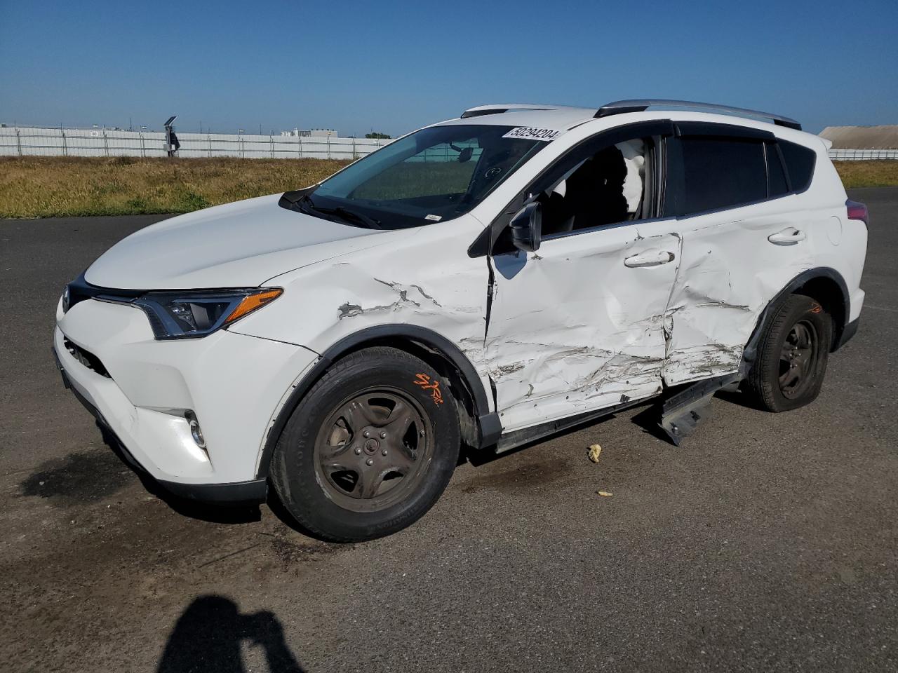 2T3BFREV6GW482530 2016 Toyota Rav4 Le