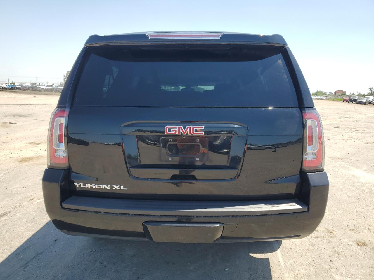 1GKS2FKC6HR217934 2017 GMC Yukon Xl K1500 Sle