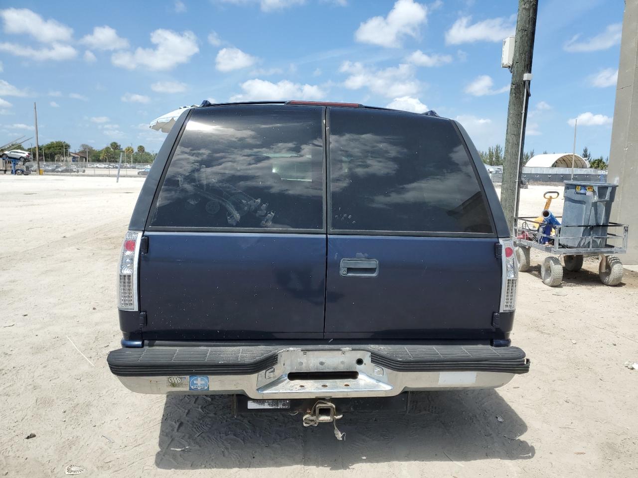 1GKEC16R0XJ707908 1999 GMC Suburban C1500