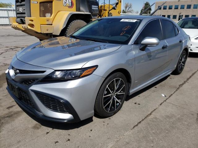 Lot #2490048727 2023 TOYOTA CAMRY SE N salvage car