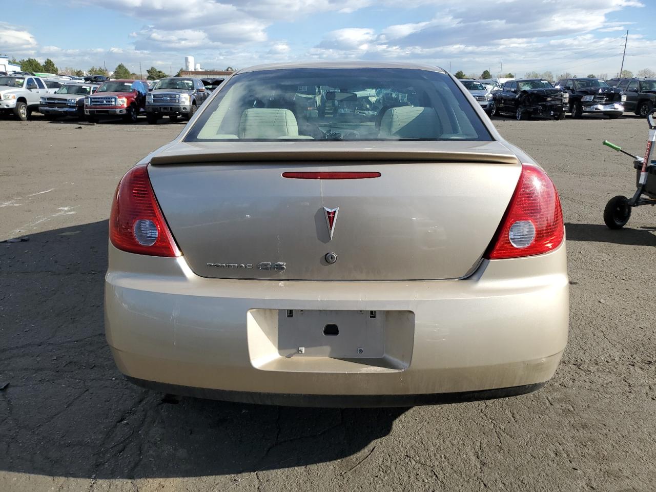 1G2ZF58B574215857 2007 Pontiac G6 Value Leader