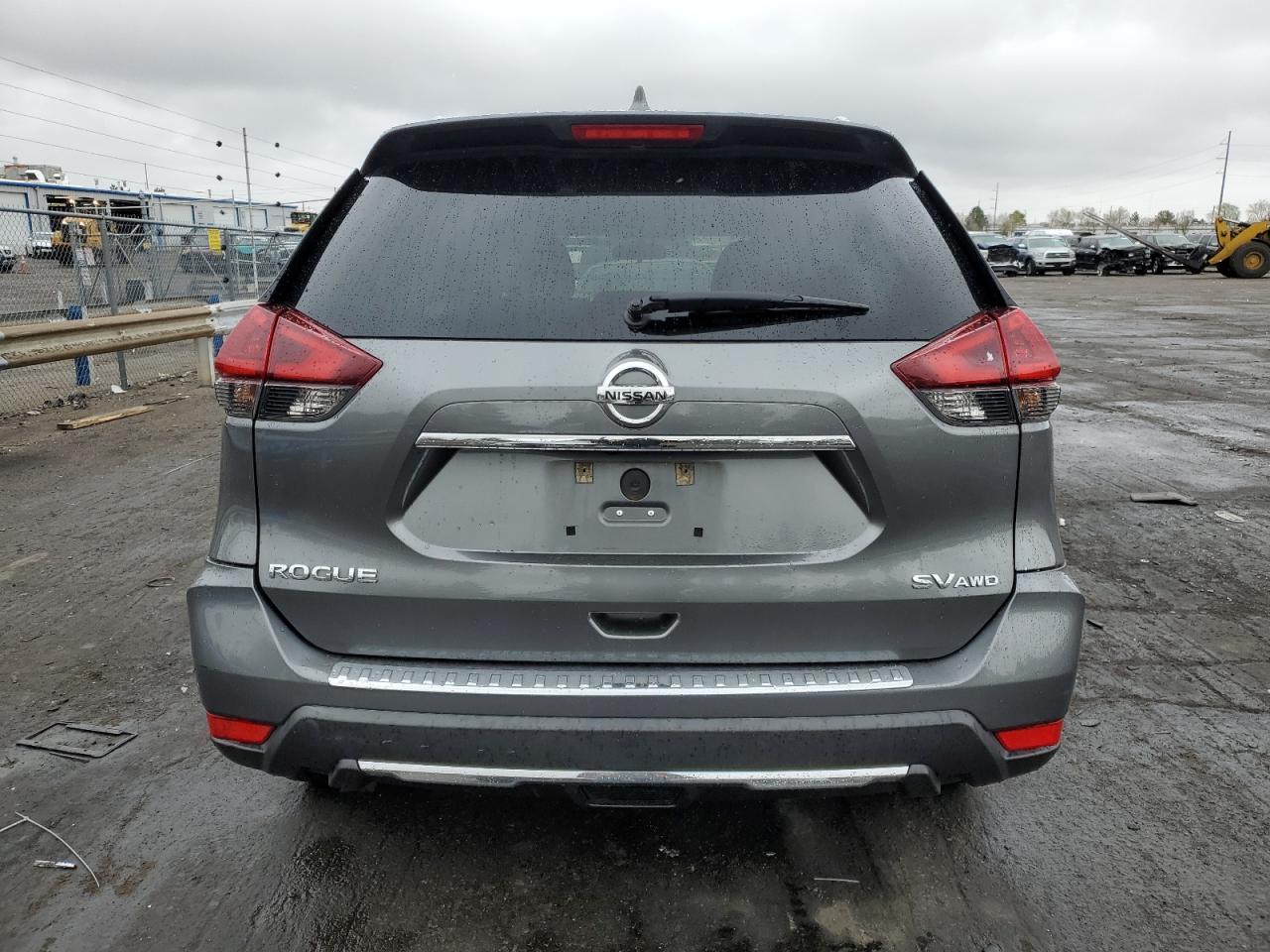 5N1AT2MV8JC700325 2018 Nissan Rogue S