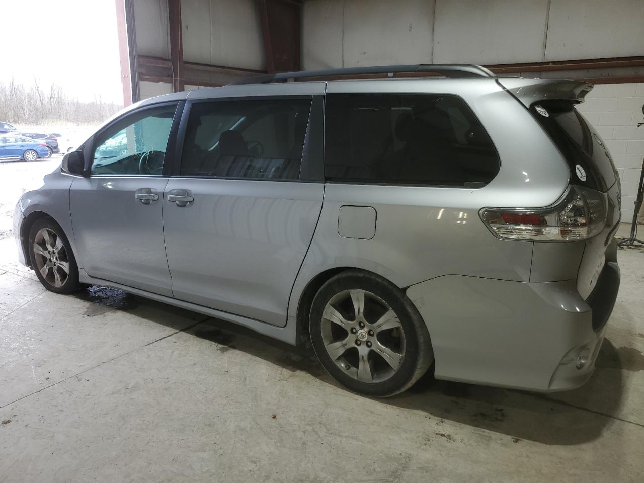 5TDXK3DC1BS043616 2011 Toyota Sienna Sport